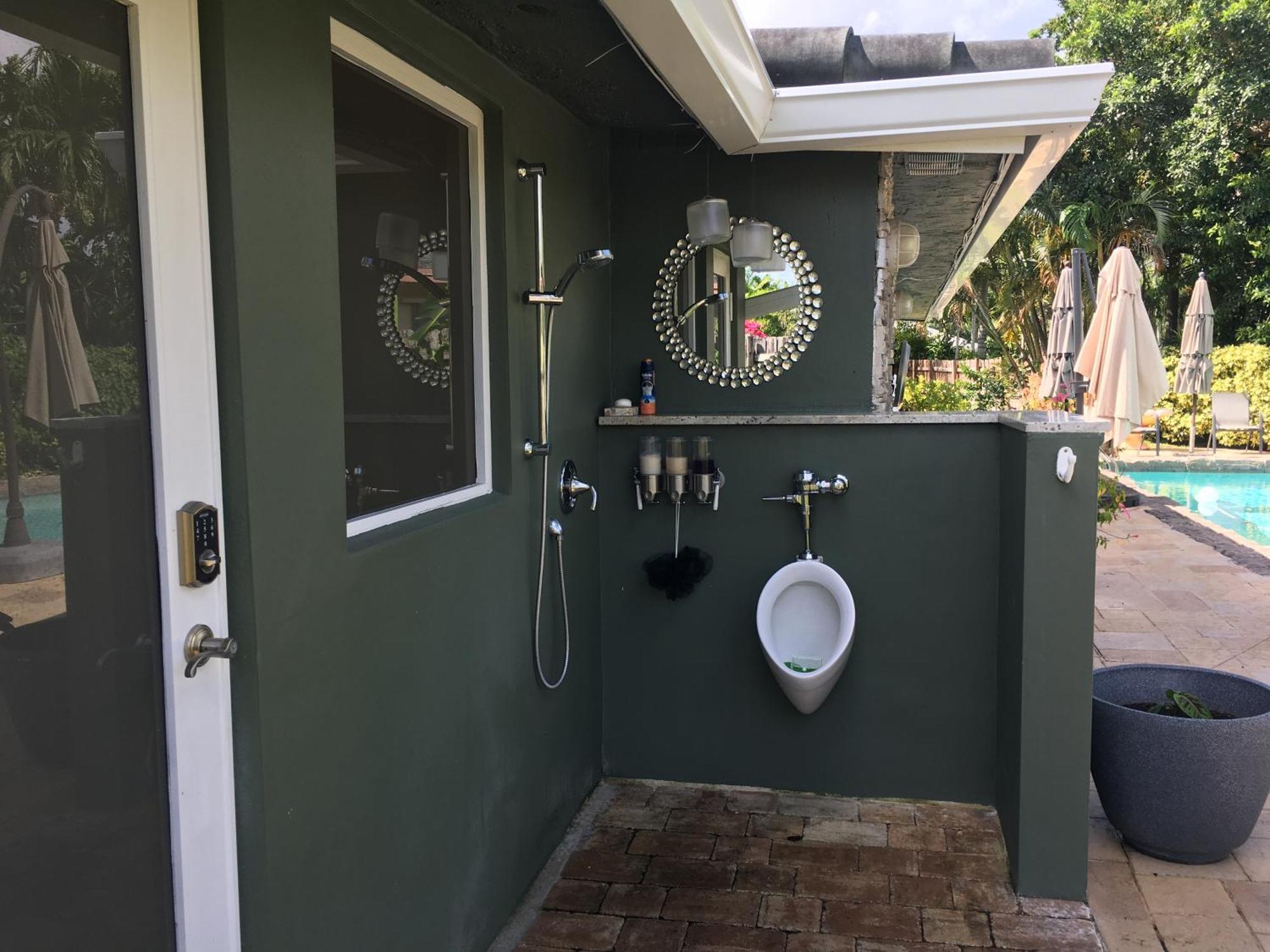 Wilton Manors A Mens Oasis Bed & Breakfast Bagian luar foto